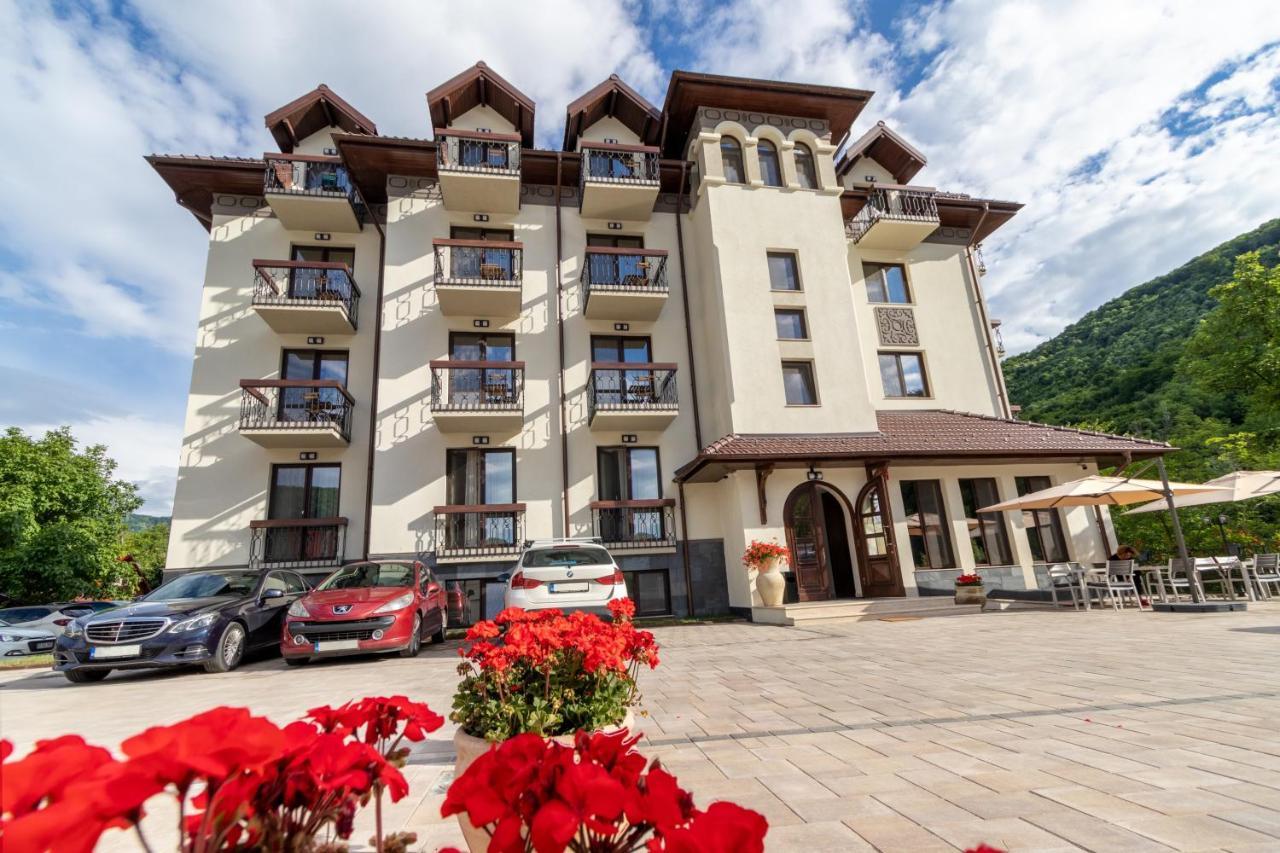 River Hotel & Spa Călimăneşti Esterno foto