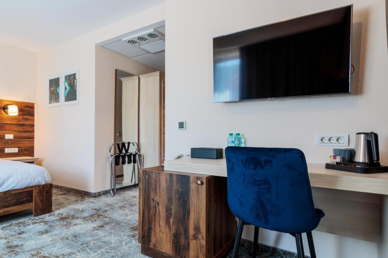 River Hotel & Spa Călimăneşti Esterno foto
