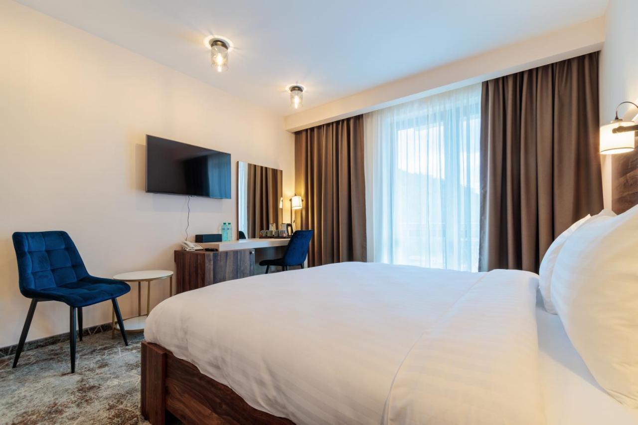 River Hotel & Spa Călimăneşti Esterno foto