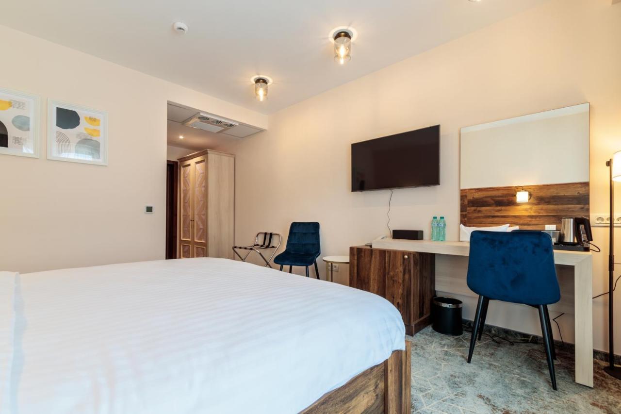 River Hotel & Spa Călimăneşti Esterno foto