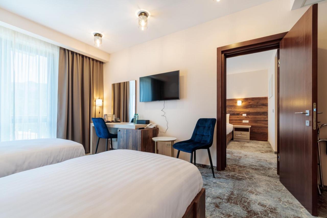 River Hotel & Spa Călimăneşti Esterno foto