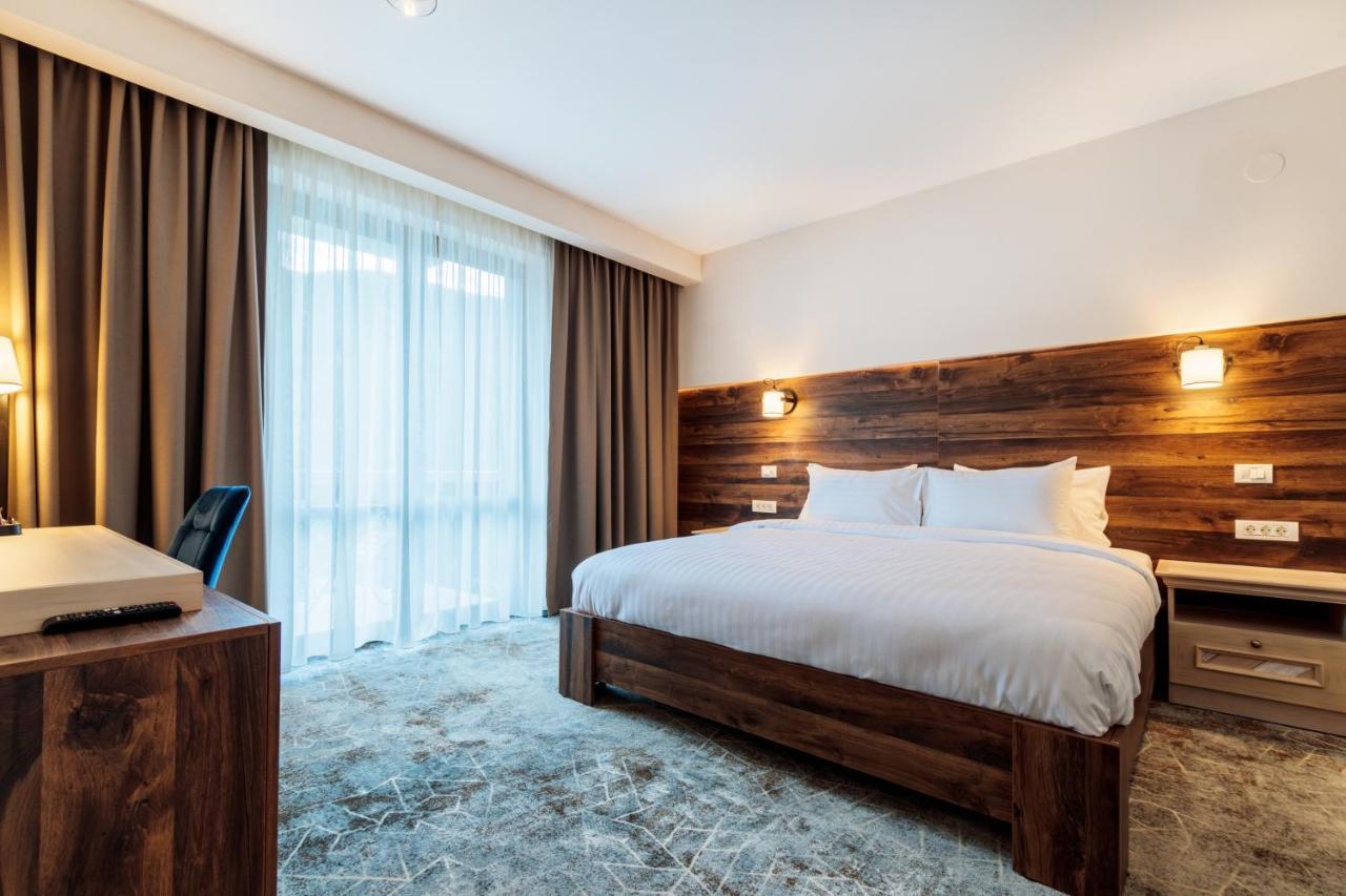 River Hotel & Spa Călimăneşti Esterno foto
